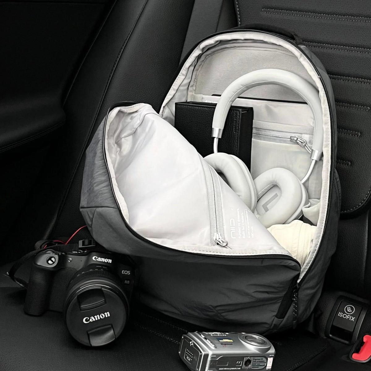 NEO Nomad N3 Backpack packing display