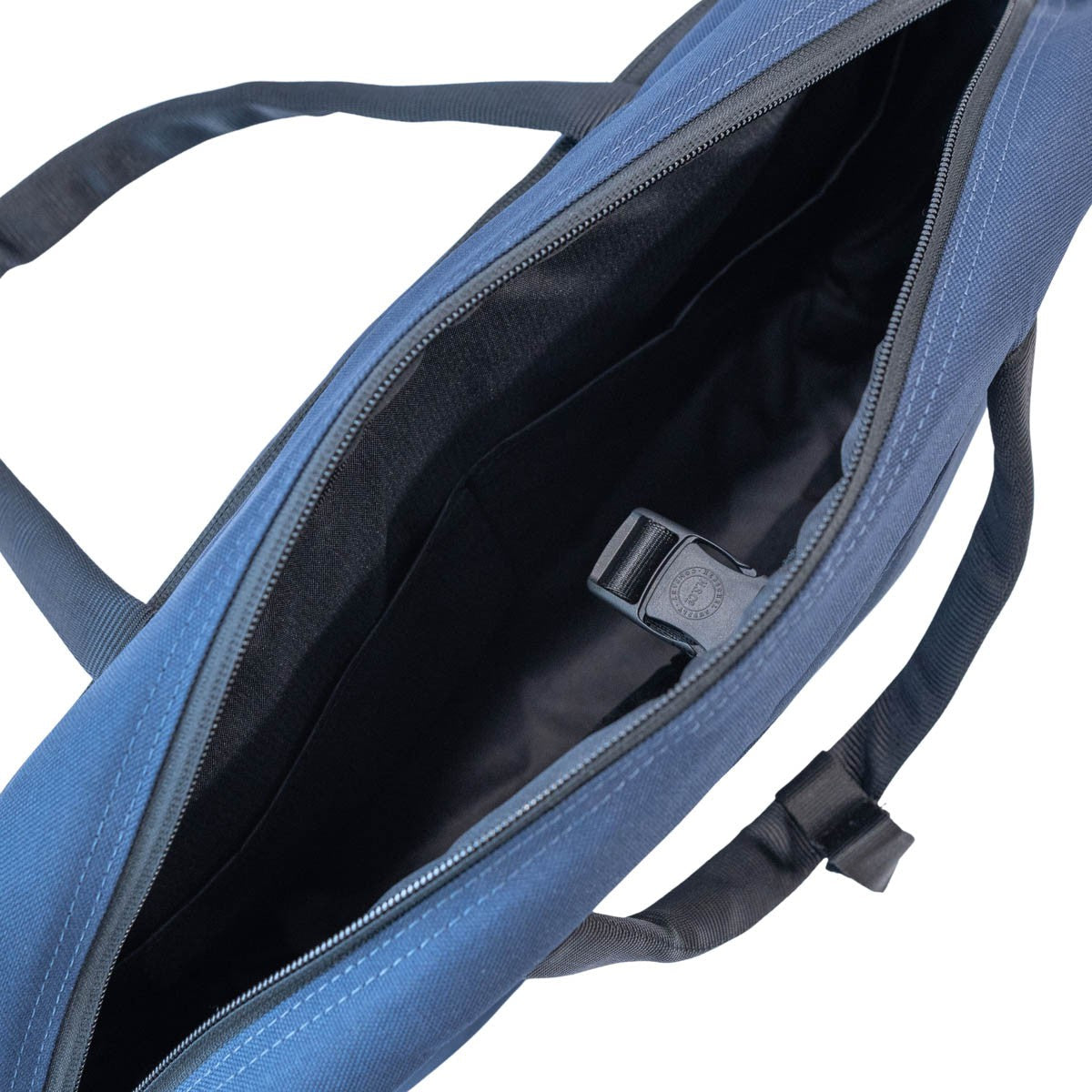 Herschel Tech Gibson 18L Mood Indigo messenger bag shoulder strap view